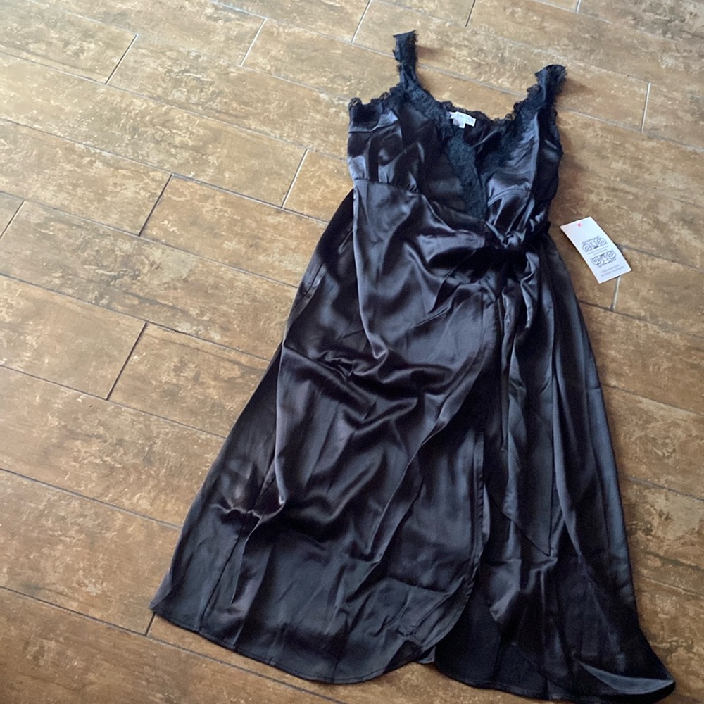 Black Never fully dressed Meela dress. Size 10. Lace detail, tie waist. NWT.
